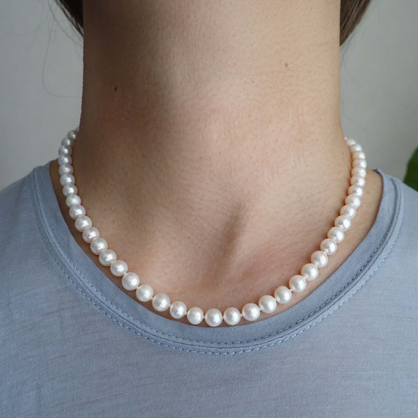 42 HOOK PEARL -NECKLACE