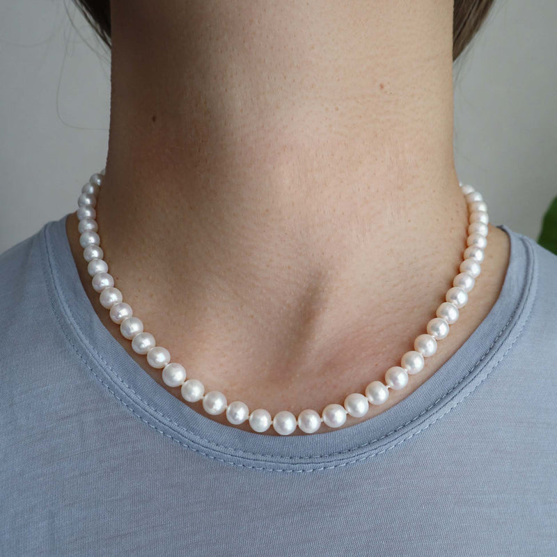 42 HOOK PEARL -NECKLACE
