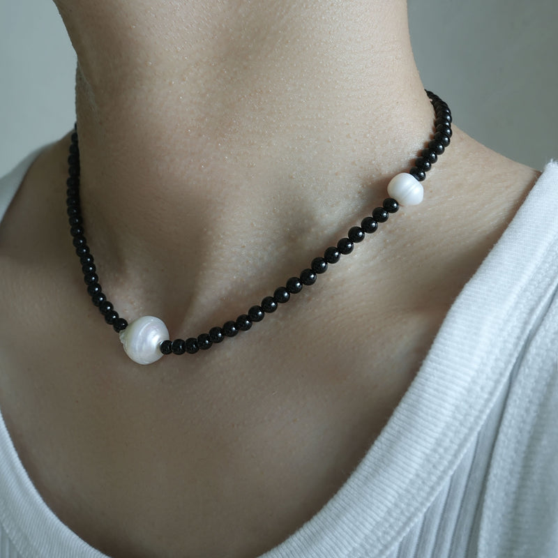 MAGNET ONYX × PEARL- NECKLACE