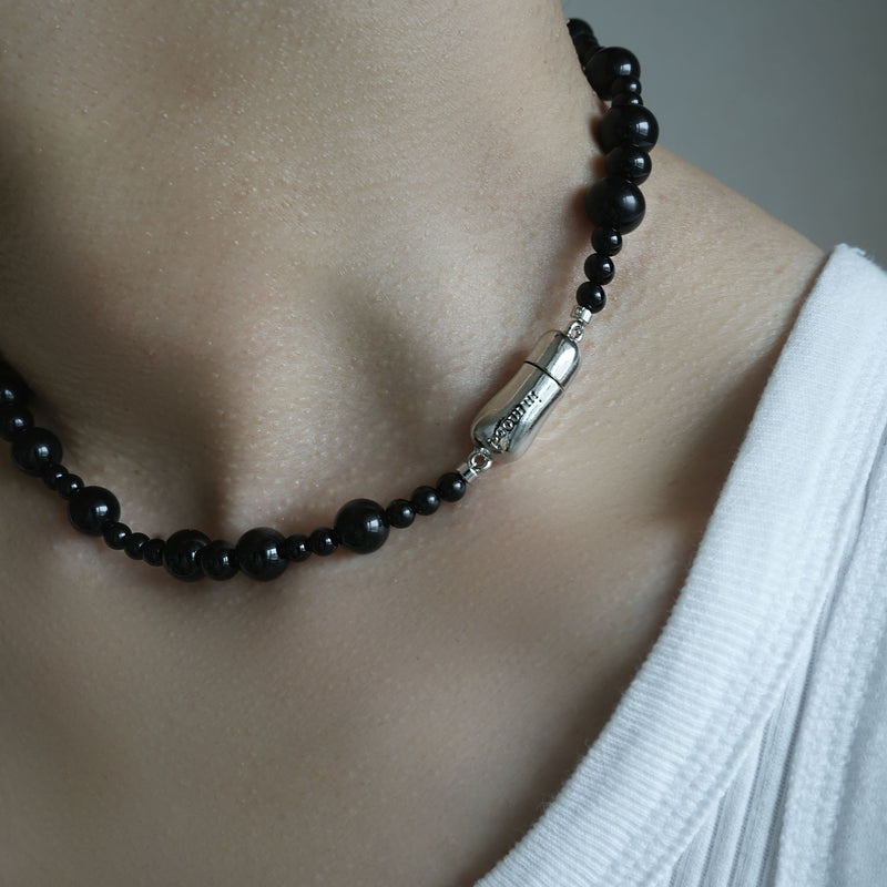MAGNET ONYX 40- NECKLACE