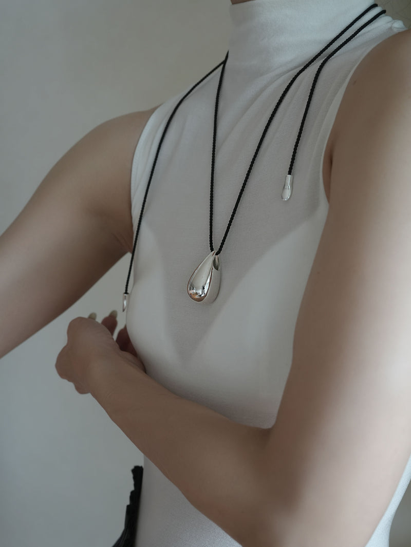 SILK BIG DROP -NECKLACE