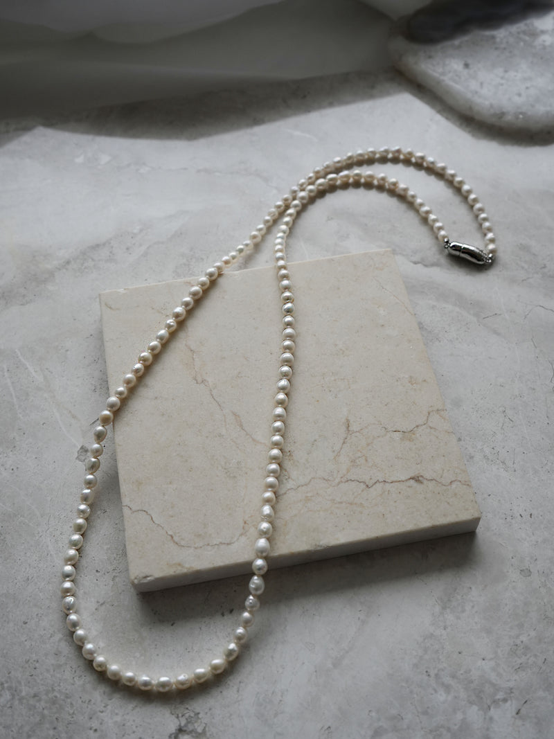MAGNET PEARL 90 - NECKLACE
