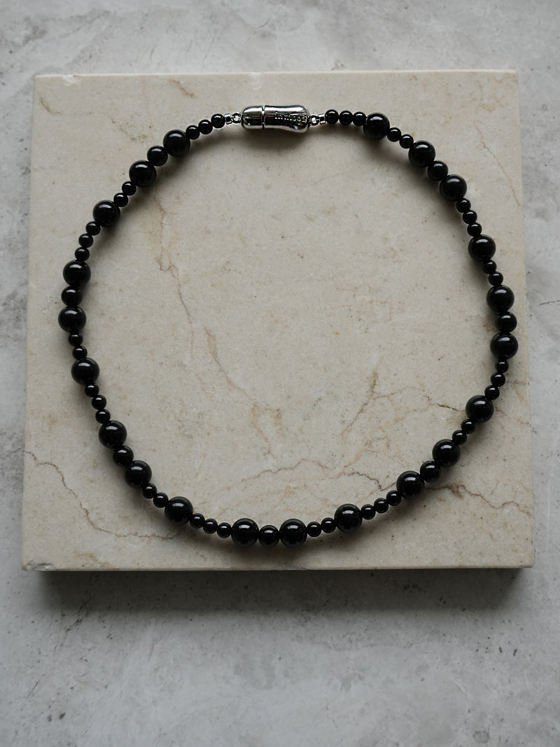 MAGNET ONYX 40- NECKLACE
