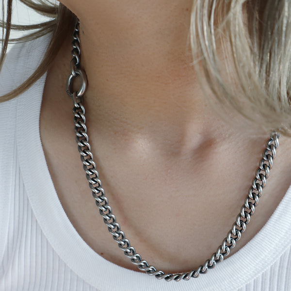 CURB -NECKLACE